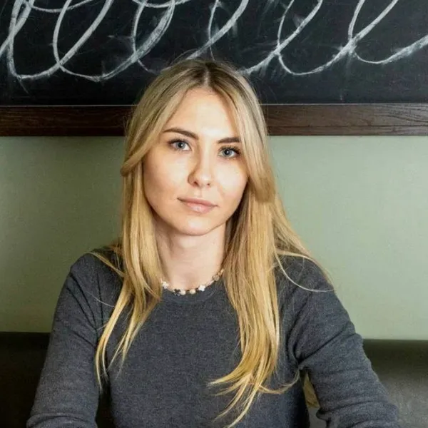 Смурова София